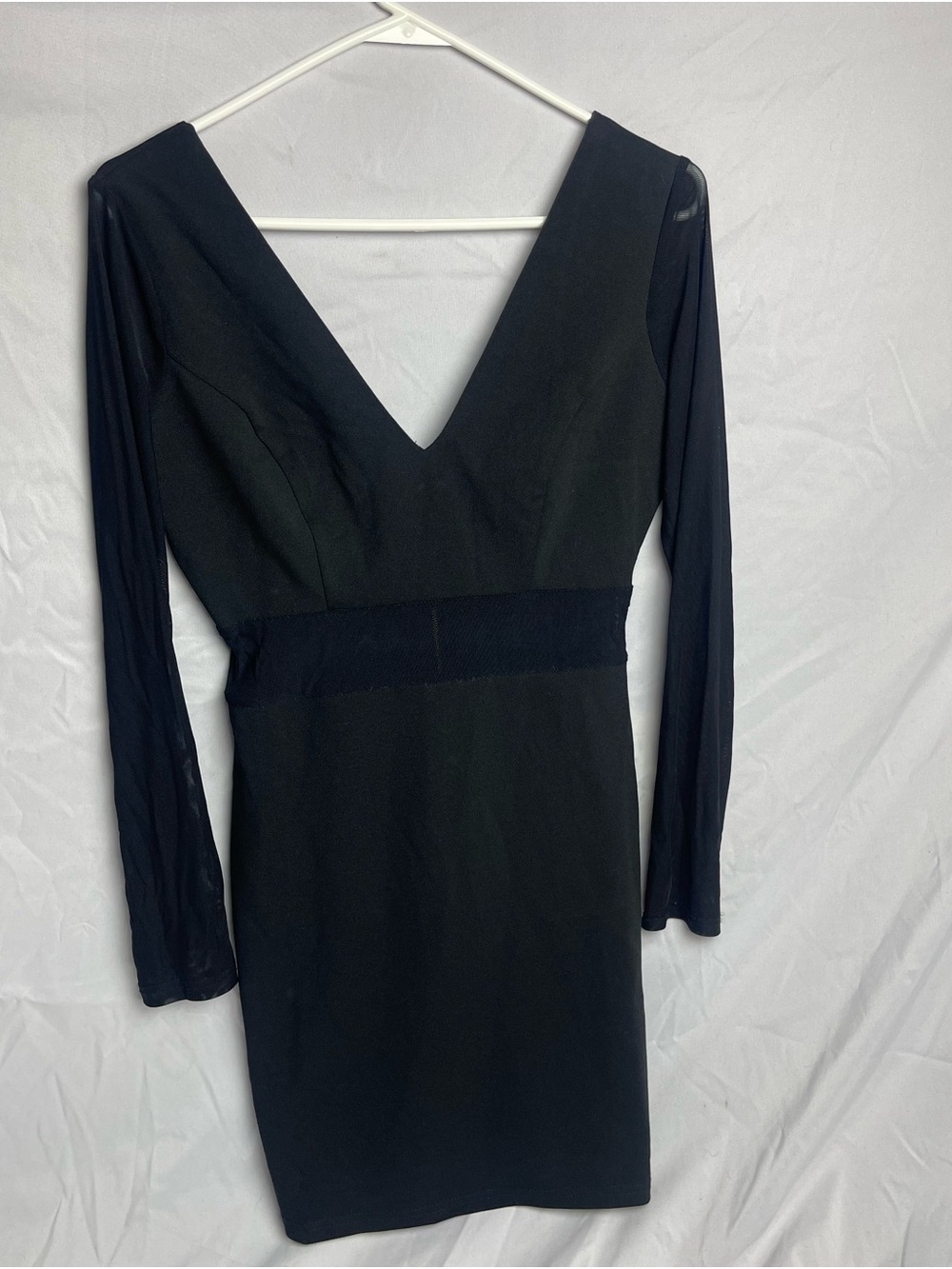 Windsor Black Long-Sleeve V-Neck Bodycon Dress